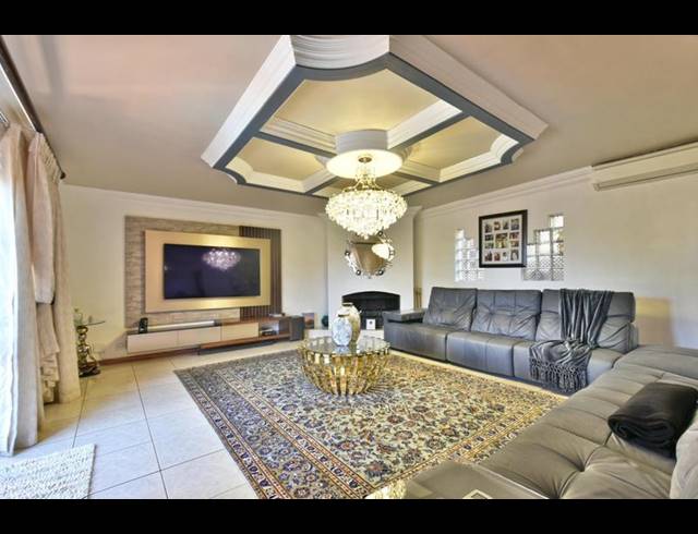 4 BEDROOM HOUSE FOR SALE IN GLENVISTA